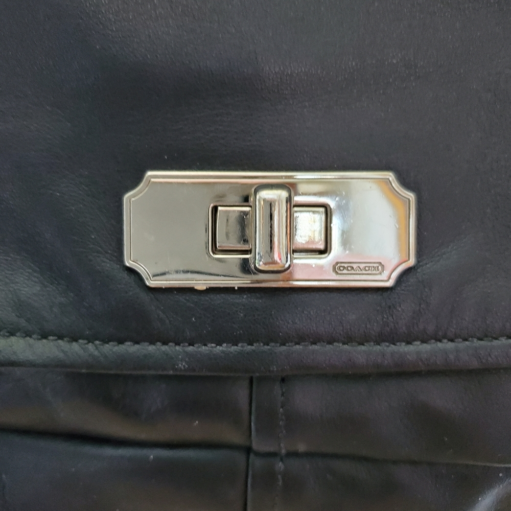 Coach black soft leather purse in good condition with silver hardware - Picture 2 of 10